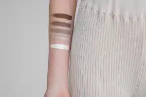 Trouvez la teinte de fond de teint parfaite pour votre type de peau