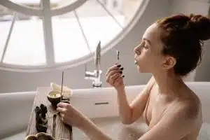 Les secrets pour une peau éclatante grâce à ses rituels de beauté