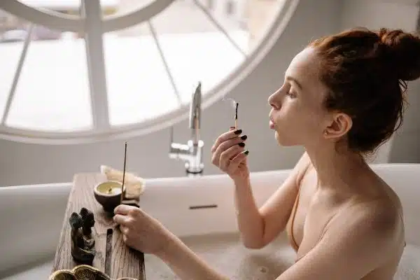 Les secrets pour une peau éclatante grâce à ses rituels de beauté