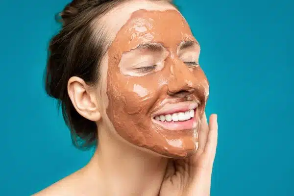 Les secrets d’une peau éclatante et saine révélés par ces soins de la peau essentiels