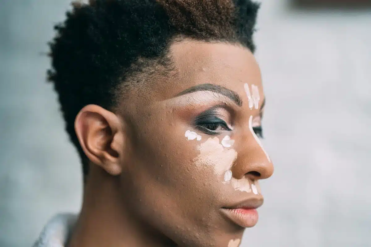 Les dernières tendances maquillage incontournables de la saison
