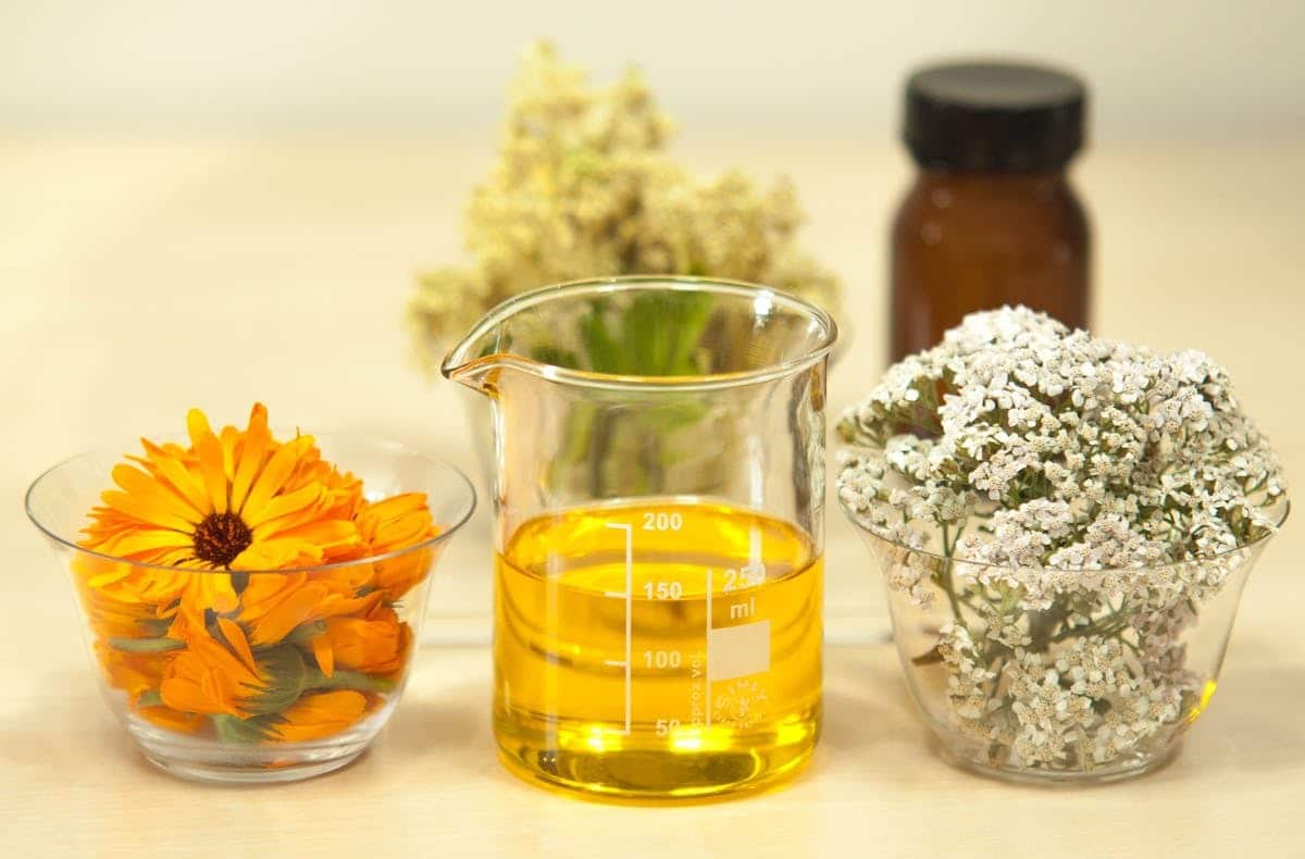 Découvrez les nombreux avantages des huiles naturelles pour une peau et des cheveux éclatants