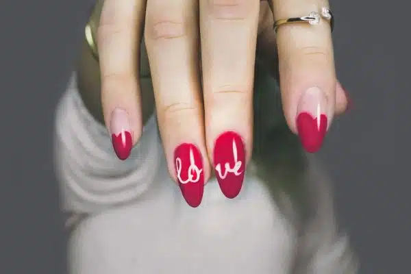 Découvrez les dernières tendances en matière de nail art