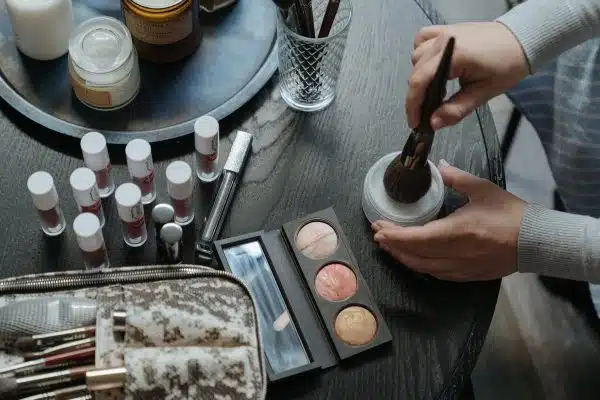 Les meilleurs produits de beauté pour les peaux sensibles : le guide complet