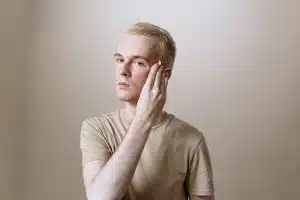 Conseils essentiels pour préserver une peau hydratée durant l’hiver