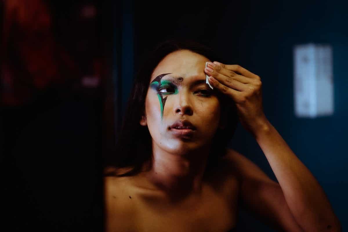 Erreurs courantes à éviter lors du démaquillage pour une peau saine