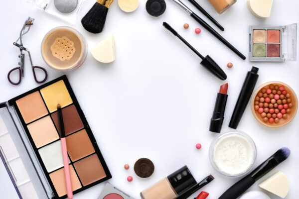 Les tendances de maquillage : les produits en vogue et les techniques tendance